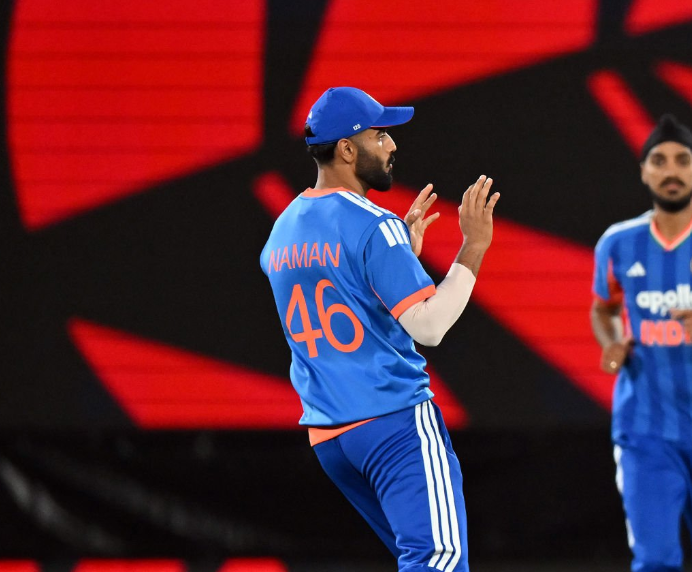 cutshotcricket's tweet photo. Use both his skills. Otherwise, why pick an all-rounder Like Naman Dhir? 🤷‍♂️

Every One given 25+ runs after 3 overs ..Trying one extra bowler will gives you advantage 

Agree or disagree? 

#INDvsNZ #NamanDhir #TeamIndia #CricketTwitter #NZvIND #BhuviReturnsOnSonyLIV #SonyLIV https://t.co/cYDIPOmJbe