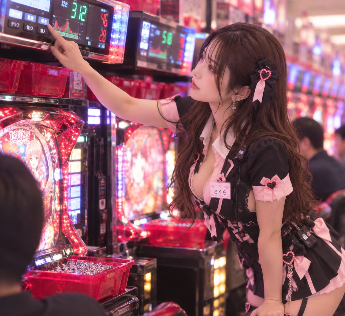 panpansplash's tweet photo. 仕事中なのに打ちたすぎてぽちぽちする私♡
#AIart #AI美女 #パチスロ女子 https://t.co/GxCKNTYiFc