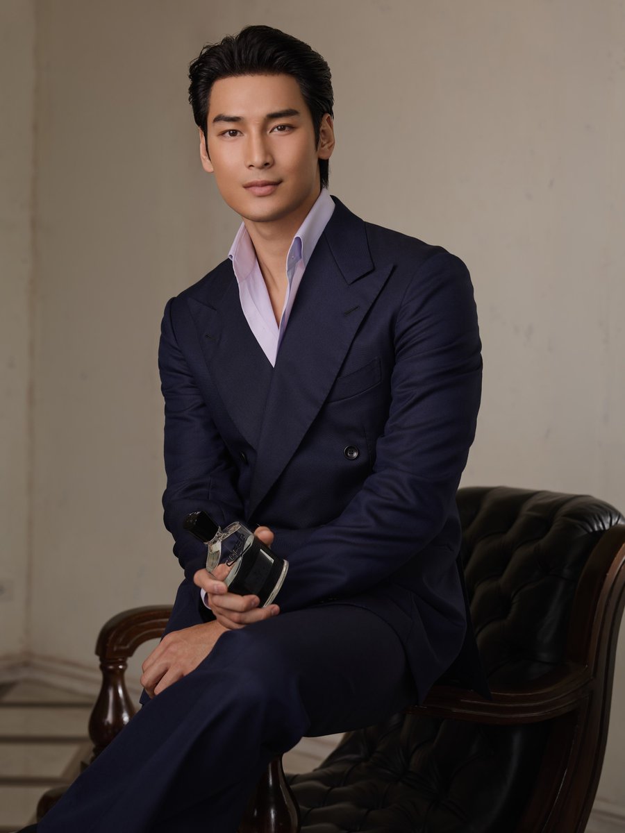 EverydaynewsTH's tweet photo. ขอแสดงความยินดีกับ "อาโป-ณัฐวิญญ์" ที่ได้รับแต่งตั้งเป็น 'Friend of The House' ประจำภูมิภาคเอเชียตะวันออกเฉียงใต้ของ The House of Creed ที่ครอบคลุมถึง 3 ประเทศอย่างประเทศไทย ฟิลิปปินส์ และมาเลเซีย 

#EVERYDAYth #ApoNattawin
#TheHouseofCreed https://t.co/SONzVy4sRW