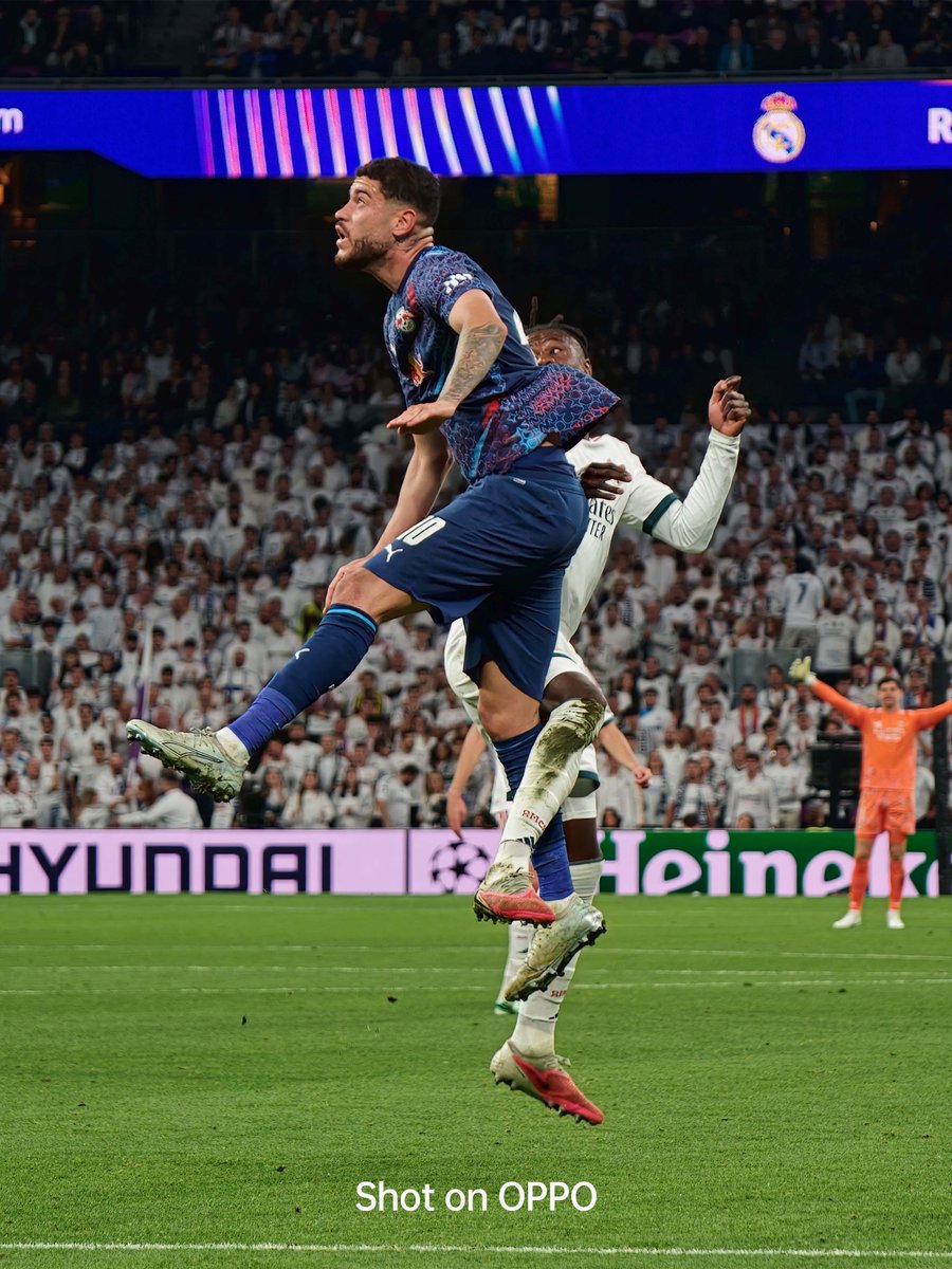 oppo's tweet photo. Savor incredible UCL moments, exactly how you remember ⭐⚽

📸: OPPO Find X10 Pro Max

#OPPOMatchdayPhone #OPPOxUCL27 #MakeYourMoment #OPPOxUCLMoments https://t.co/d4319INgLY