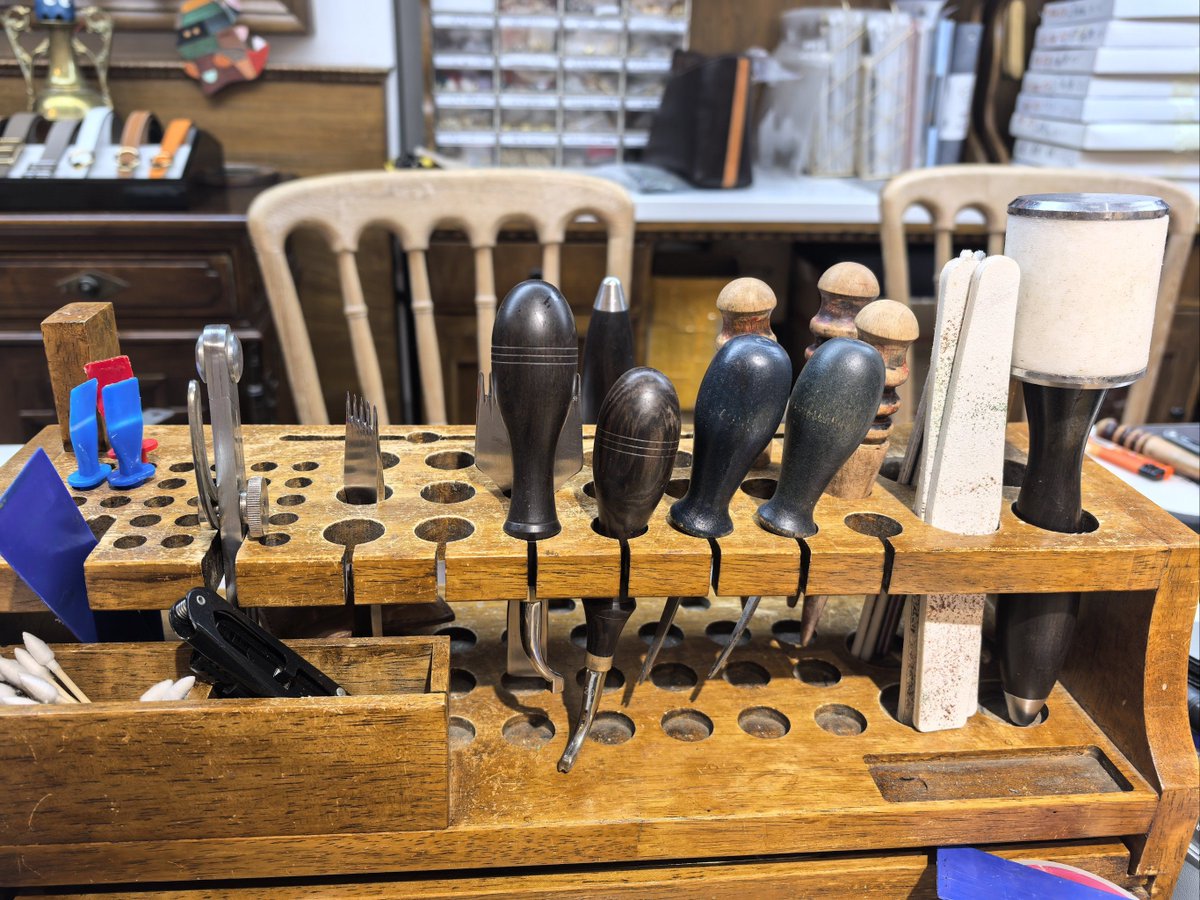 Robson100924's tweet photo. 【工具セット】刨铰踩、作業の必需品がコンパクトに！作業スペースを有効活用して効率UP https://t.co/7qawmCxOBI