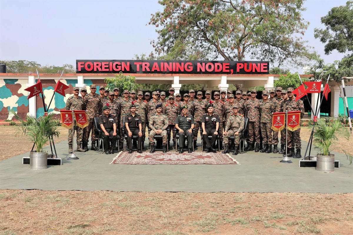 PRODefPune's tweet photo. Learning Leadership | Understanding the Infantry 

#OfficerCadets from CTW, #Pune, visited #ShivneriBrigade and gained insights into an #Infantry Battalion’s history, routine and operational roles. At the Foreign Training Node, they were briefed on the conduct of Joint and Foreign Military Exercises, gaining valuable exposure to military #leadership and the responsibilities of future junior #leaders.

#NationFirst 
#GoldenKatarDivision 
#KonarkCorps
@SpokespersonMoD 
@adgpi 
@IaSouthern @artrac_ia 
@KonarkCorps