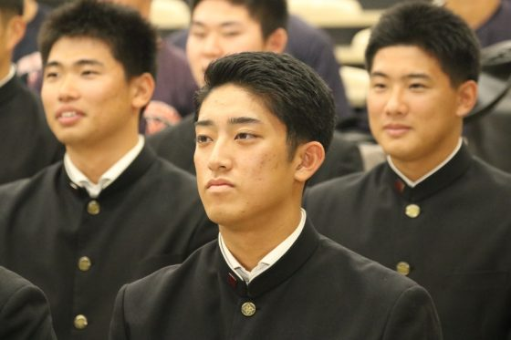 livedoornews's tweet photo. 【ドラフト会議】横浜高・織田翔希を強行指名の巨人、編成本部長「我々も本当に色々協議して決断」
https://t.co/1gwQK1VvCo

「本当に日本のプロ野球ファンの方々にお見せしたいなという気持ち」と説明。「非常に迷いましたが」と明かしつつ、「我々はもう誠意を尽くして行くだけです」とした。 https://t.co/Ptb0SOC8N8