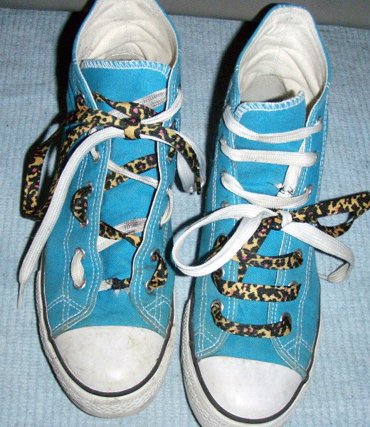 profshoelace's tweet photo. Today's pic from the archives was contributed by Idamaria L. in May-2010. Cyan, white & black Converse All-Stars laced with patterned “Half & Half” + “Army” + “Riding Boot” Lacing.
#cyan #converseallstar #patterned #halfandhalflacing #halfandhalf #armylacing #ridingbootlacing https://t.co/jUoYzXs3a0