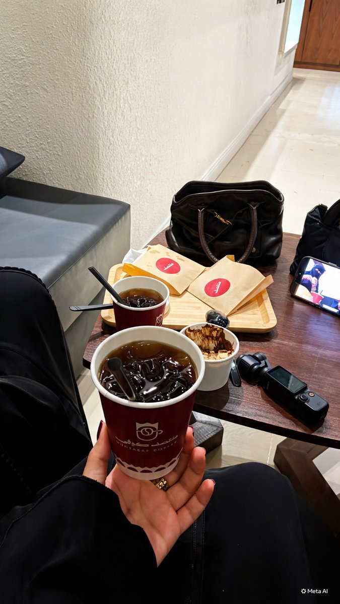 re_ja55's tweet photo. "قـهـوة مـع صاحبة القلب والروح لمـوش💘" https://t.co/J5K4uUzV92