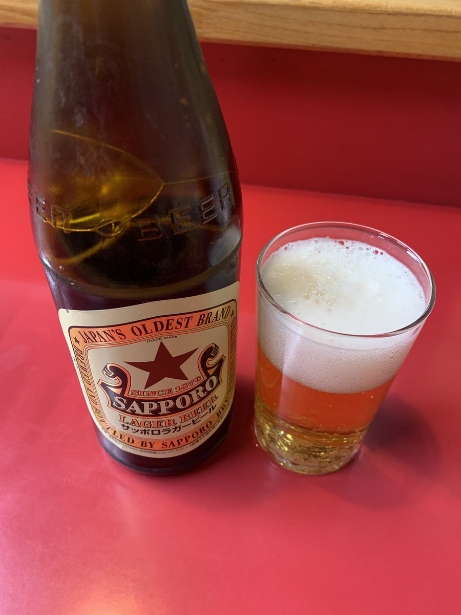 zenraknight's tweet photo. 町中華で飲むビールには独特の味がある。
ヤニねこオープニングのアル子みたいな高倉健スタイルで飲むと味わいが深まる。 https://t.co/oPuPO1W3PQ