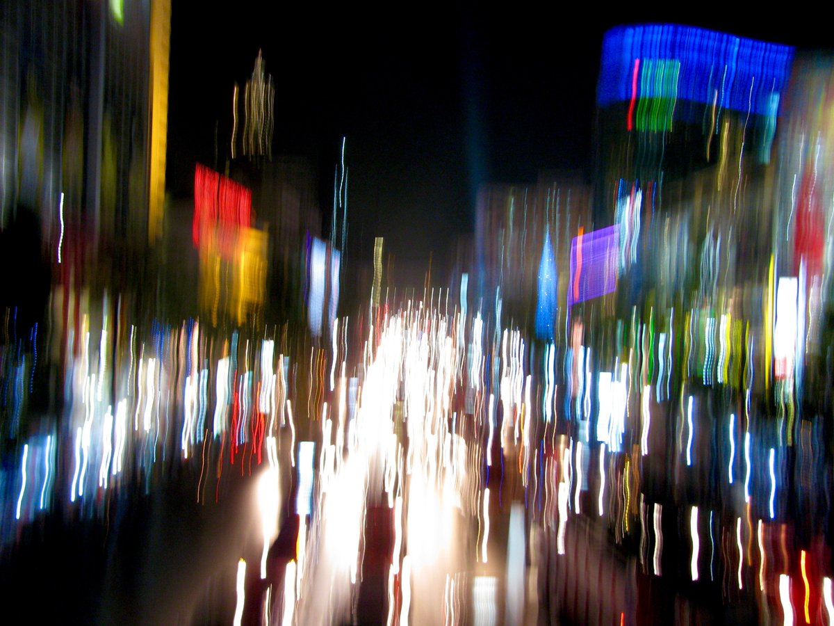 srabelabrown's tweet photo. Painting with Light: Bangkok Nights. A few years ago in Thailand, I stood on a pedestrian bridge above Bangkok traffic and tried something different with my photography. Don’t worry, it won’t happen often. https://t.co/ScUJ1Tknoi