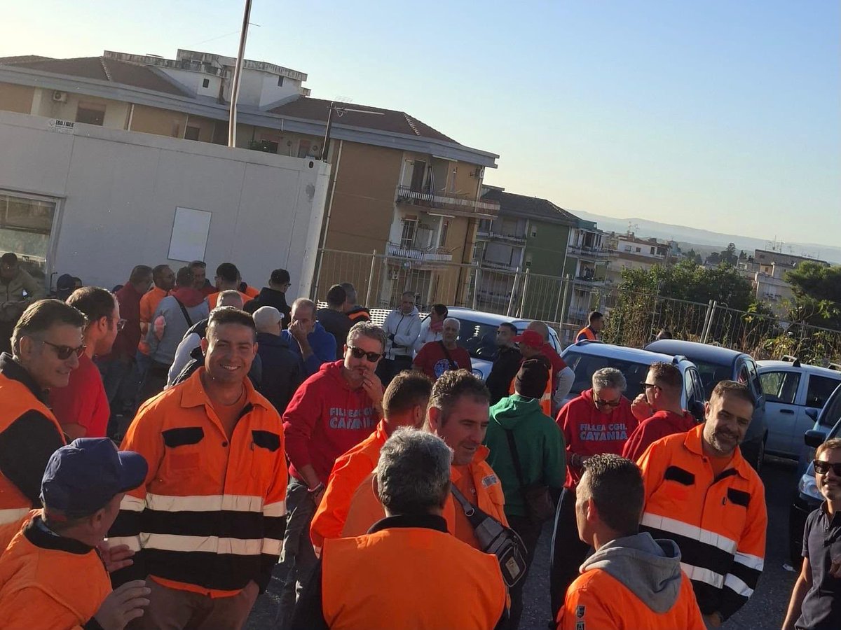 FilcaSicilia's tweet photo. Oggi Sciopero nei Cantieri della Metropolitana di Catania. CMC RAVENNA SPA 
A rischio un opera strategica per tutto il territorio Catanese https://t.co/fqcqbYyfMY