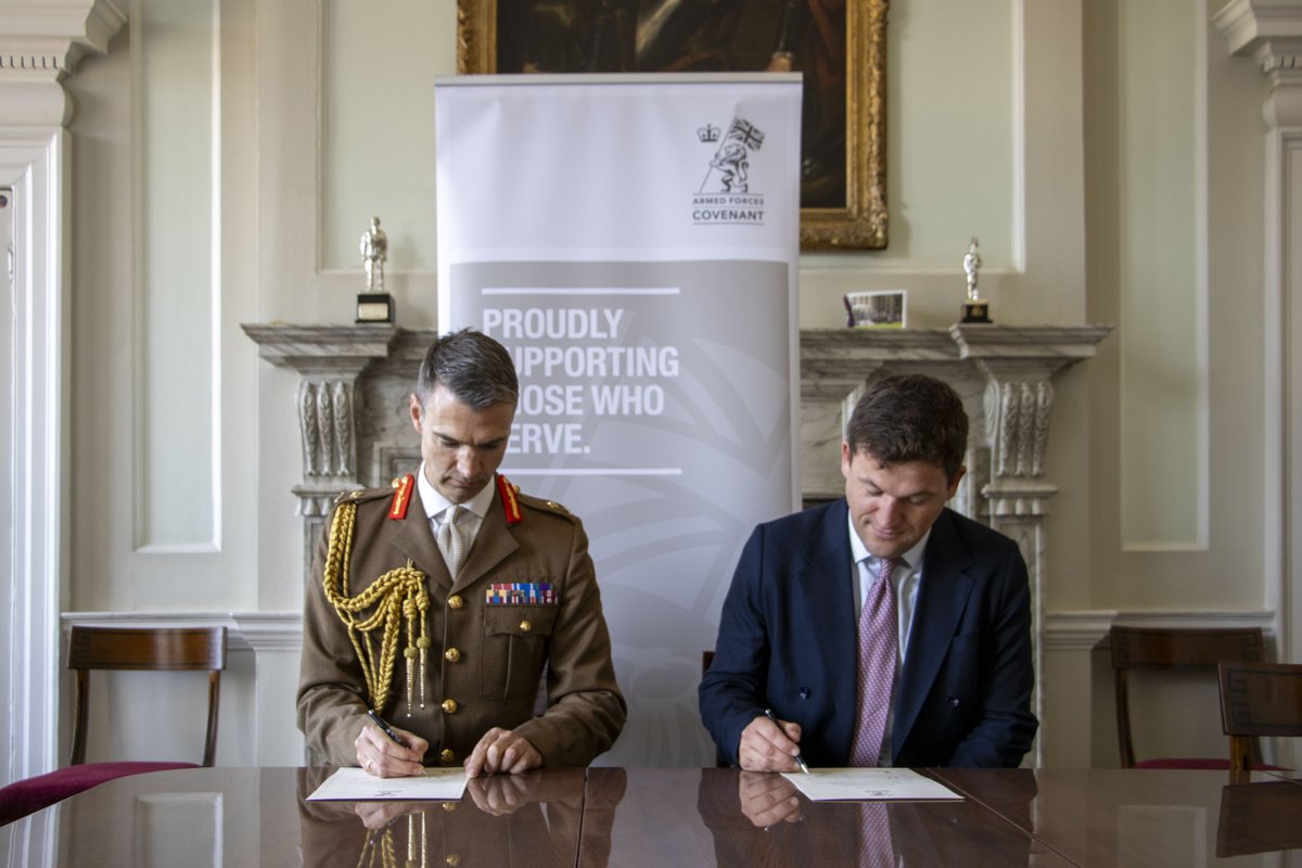 BritishArmy's tweet photo. 3Pillars Project has signed the Armed Forces Covenant, pledging fair treatment for the Armed Forces community.

CEO Mike Crofts signed at Horse Guards Parade, countersigned by Maj Gen Jon Swift OBE, Assistant Chief of the General Staff.

The charity will appoint a Veteran Champion and expand volunteer rugby coaching roles.

#ArmedForcesCovenant