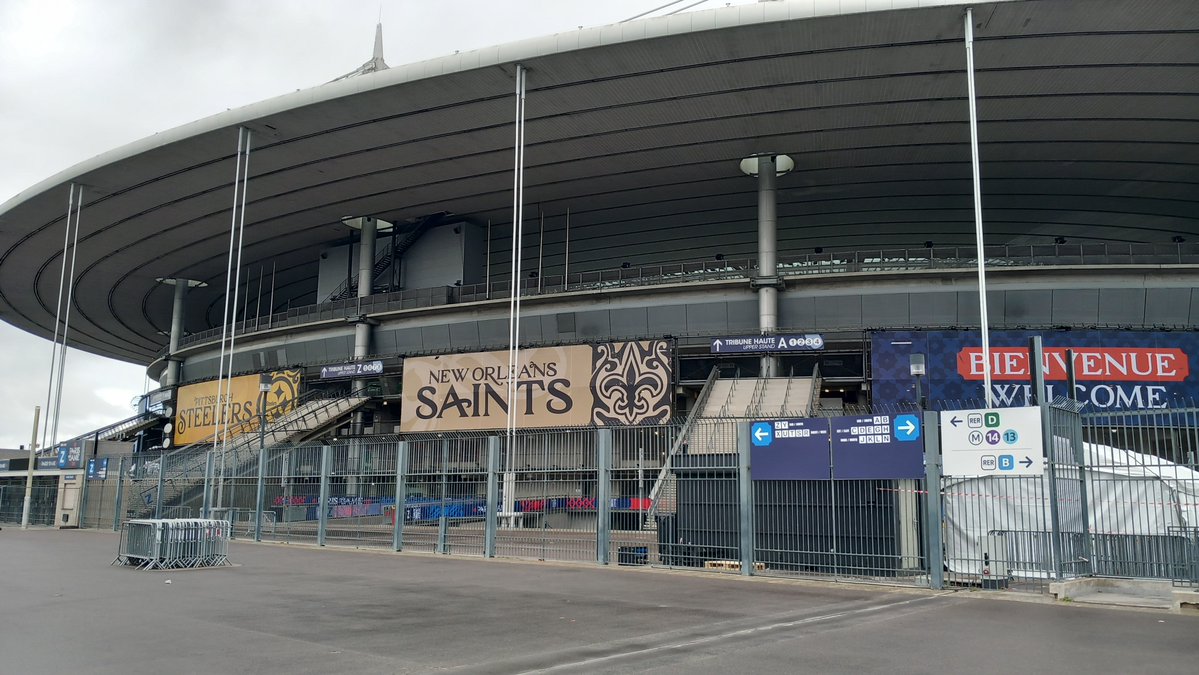 SpringFBnews's tweet photo. Bonjour le Stade de France #NFL https://t.co/Dy3NM4Crq5