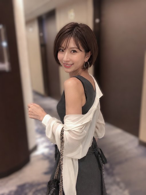 Diaries_DTH's tweet photo. 質問です。  
こんなおばさんが隣にいたらおとなしくねれますか...？  
１・ねれる  
２・ねれない   
なんて聞いてますけど、一瞬で爆睡ですよね...  
ごめんなさい。 https://t.co/jzLmddaUVF