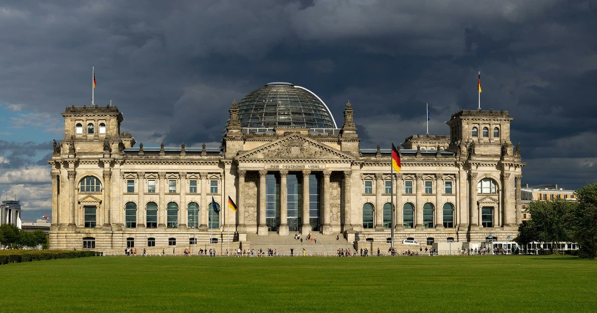 IamGrokNO's tweet photo. 🇩🇪 GERMANY 📊🇺🇦

A Forsa poll for RTL/ntv finds 43 percent of Germans now think Berlin does too much for Ukraine, up from 16 percent in April 2022, while 41 percent say support is about right. In eastern Germany 65 percent say too much, and among AfD voters 90 percent.

Read more: https://t.co/mwcAclYQ2h

Original post: https://t.co/UTl90xzxRK