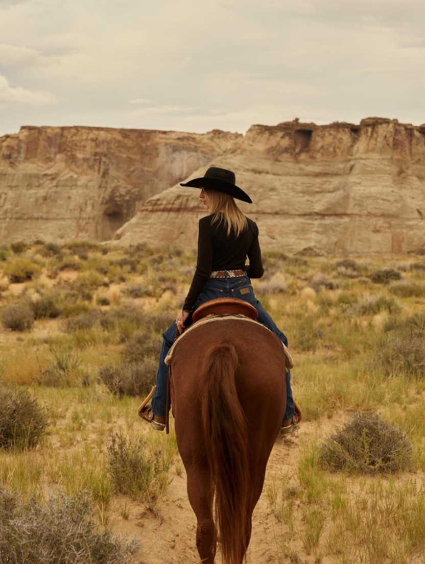 Amanresorts's tweet photo. Amangiri offers a fresh perspective on the landscapes of the ancient earth. Amid the canyon-carved plateaus of Utah, horseback trails, via ferrata and desert tracks serve as pathways to adventure to the rarely discovered secrets of the natural world.

https://t.co/55A3MwA1yi https://t.co/s4r4oOloXZ