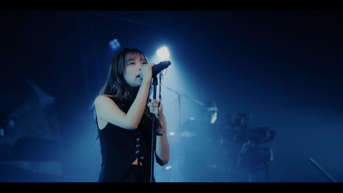 milet_music's tweet photo. /／
🆕#milet 新曲
「My Voice, My Life」

本日20時 ライヴ映像解禁！
\＼

10月17日(土)東京ガーデンシアター公演にてライヴ初披露となった「My Voice, My Life」のライヴ映像を公開！ぜひご覧ください！

🎬「𝐌𝐲 𝐕𝐨𝐢𝐜𝐞, 𝐌𝐲 𝐋𝐢𝐟𝐞」𝐒𝐩𝐞𝐜𝐢𝐚𝐥 𝐌𝐕 
- 𝐟𝐫𝐨𝐦 “𝐌𝐚𝐝𝐞 𝐨𝐟 𝐆𝐥𝐚𝐬𝐬” 𝐭𝐨𝐮𝐫 -
https://t.co/6v1jF5bHTp

🎧「My Voice, My Life」絶賛配信中
https://t.co/AkgpvhVgTA
#milet_MyVoiceMyLife #milet_MVML 

----------
テレビ朝日系・木曜ドラマ「アナログナース〜デジタルってなんなんだよ!?〜」主題歌
@analognurse_ex 
#アナログナース
 
by staff