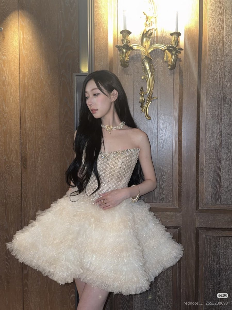 hothdong's tweet photo. how can someone be this pretty 😭 it's crazy https://t.co/Qebqq0vdiQ