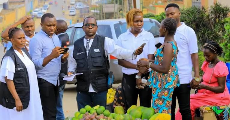 reliefweb's tweet photo. As #Ebola impacts multiple #DRCongo provinces, @UNESCO looked at how people get disease-related information. The findings will support media partnerships to share trusted, locally relevant updates and challenge misinformation. https://t.co/jfG4GGUhYl

📷 UNESCO https://t.co/ymC8xZc7Re