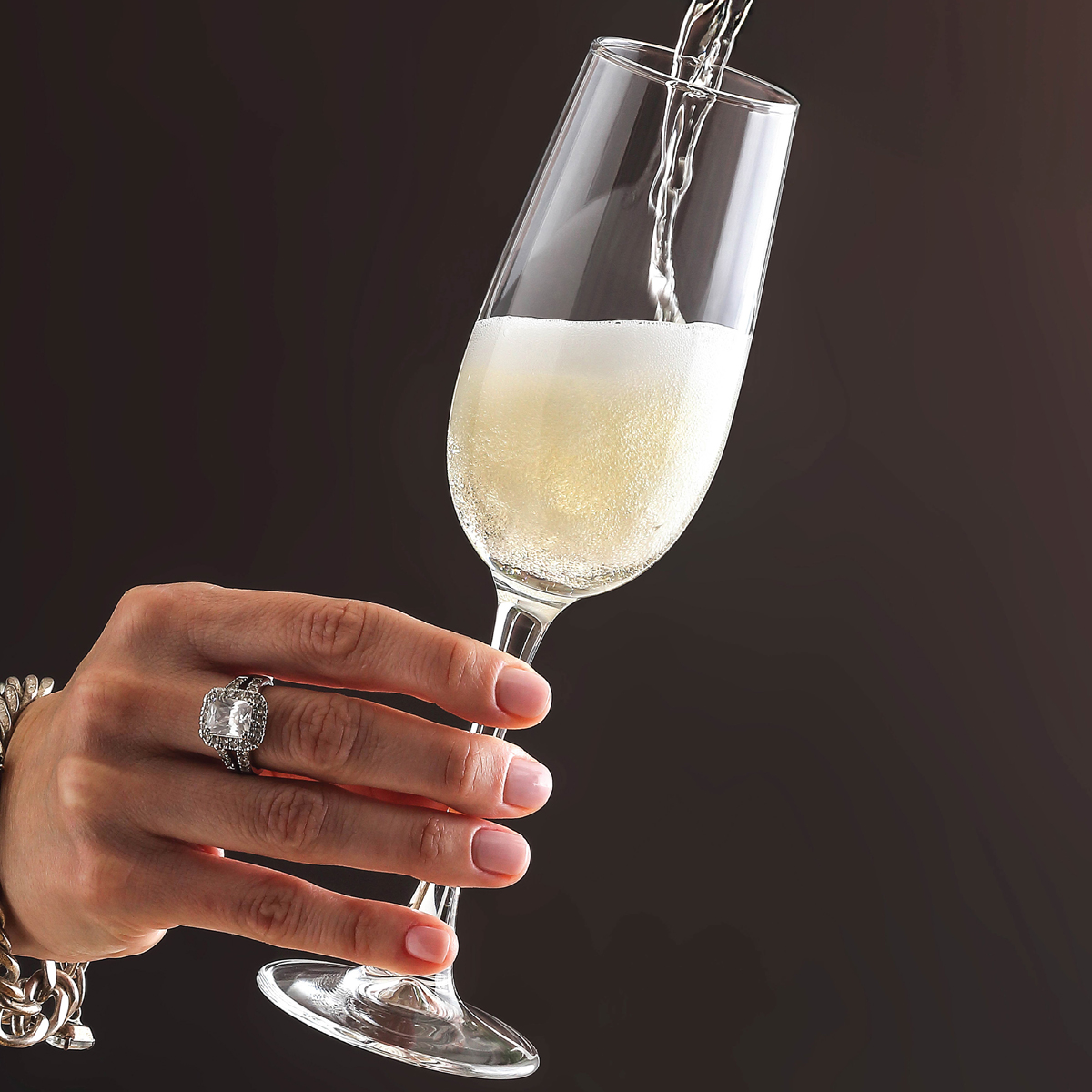 Genware1's tweet photo. 🍷The Sardinia glassware collection draws inspiration from the stunning Island of Sardinia. Expertly crafted, this glass seamlessly blends elegance with functionality.

Explore: https://t.co/1DgSNeY42j

 #hospitality #glassware https://t.co/qi1Ajqb0g9