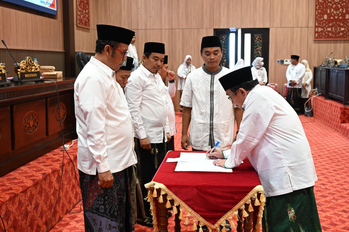 dprd_sumenep's tweet photo. Rapat Paripurna Penyampaian Laporan Pansus terhadap Hasil Pembahasan Raperda tentang Dana Cadangan Pilkada dan Rapat Paripurna Penyampaian Laporan Banggar terhadap Hasil Pembahasan Raperda tentang APBD Tahun Anggaran 2027, Kamis, 22 Oktober 2026 https://t.co/0CNDobeI17