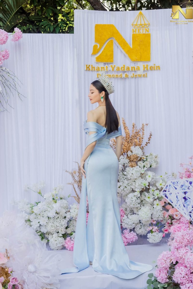 maygracepary's tweet photo. Day 2 memories with Khant Yadana Hein Diamonds &amp; Jewel at Myitkyina 🫶🏻✨💙 

So grateful ✨🤍✨ 

#MayGrace #MayGraceParry #MissUniverseMyanmar 
BMA Wedding Photo Studio
Designer Min Thukha https://t.co/CEwAFUo5Sw