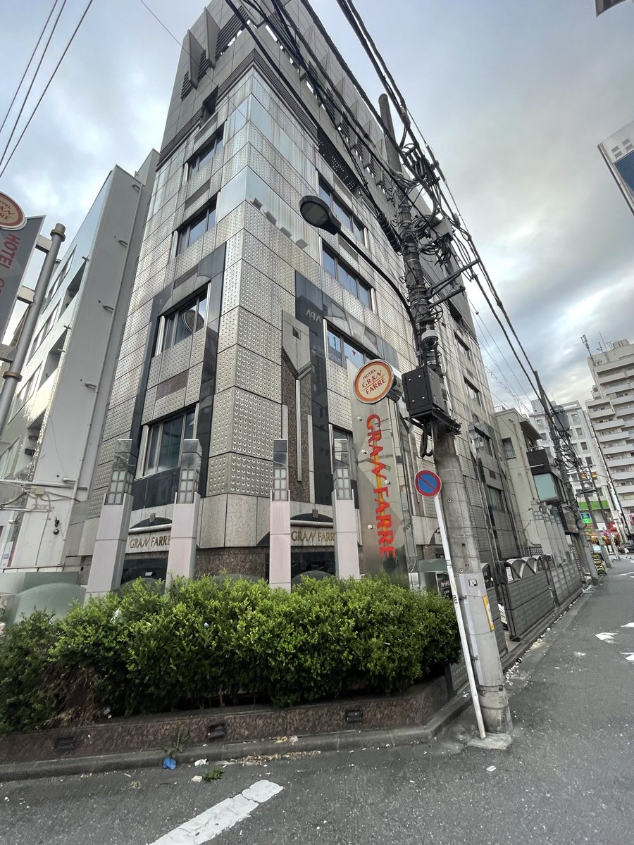 sakurafubuki_88's tweet photo. 歌舞伎町の廃ラブホ https://t.co/jMqzraHVMv
