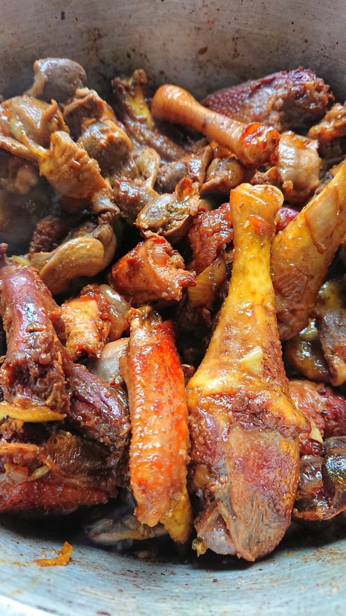 bisolaliadi's tweet photo. I’m sorry to disturb you scroll 

Please chicken taste better than turkey 

 🎤. https://t.co/xU8xUZULEy