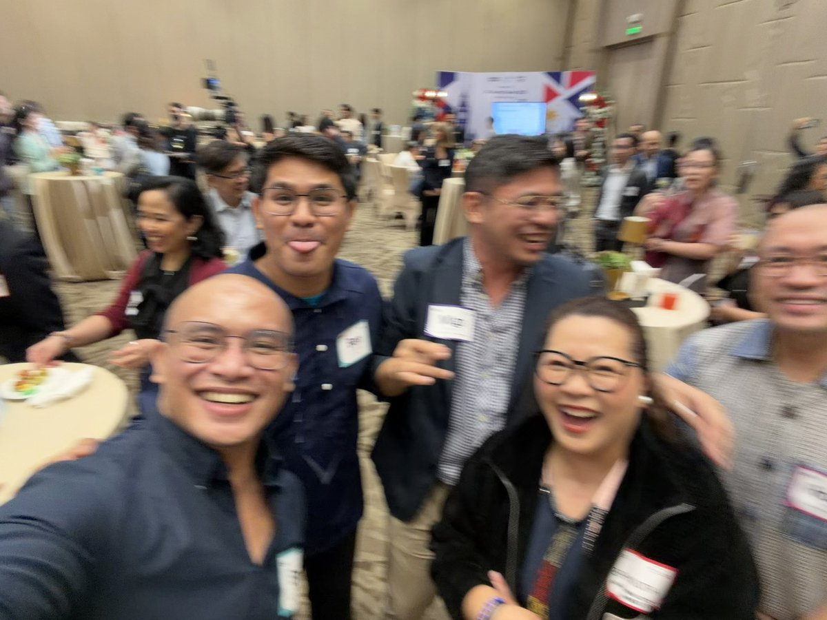 13thFool's tweet photo. Celebrating the 80th year of the UK-Philippine diplomatic relationship with my fellow UK alumni!

All smiles as always with my Chevening sibs! https://t.co/VqEIV3aN4k