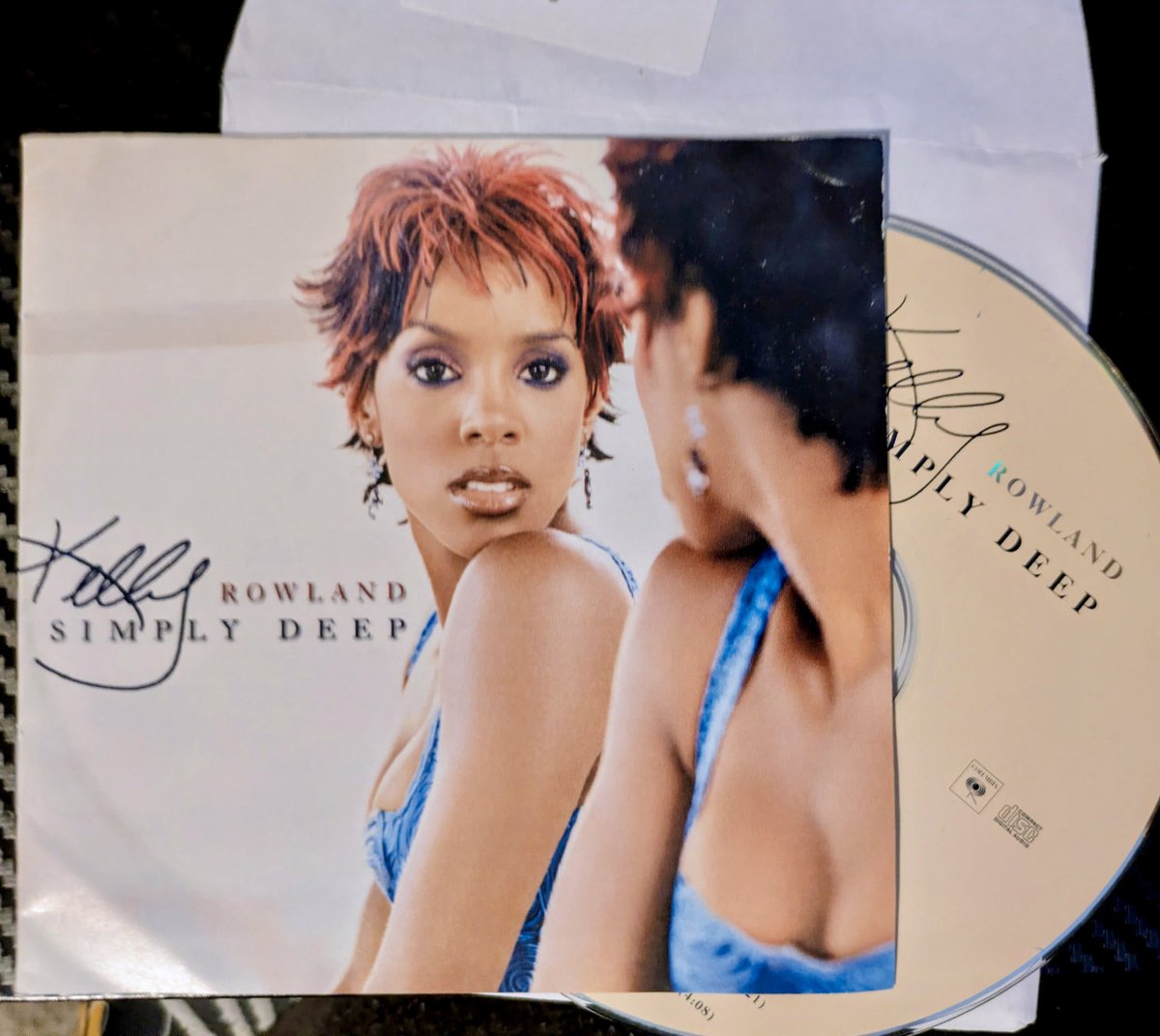audio_collector's tweet photo. Simply Deep (2002) the debut solo album on CD by Kelly Rowland
 
Released 24 years ago today, October 22nd, 2002, by Columbia Records
 
Featuring:
"Stole"
"Can't Nobody"
"Train on a Track"
 
#todayinpopmusic #kellyrowland #kellyrowlandsimplydeep #rnbmusic #destinyschild https://t.co/MWDxrz9jYy