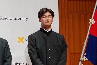 takafullc2's tweet photo. ⭐️ドラフト速報
【ソフトバンク 3位指名】
渡辺 和大（ワタナベ カズヒロ）
投手／慶応大／左投左打
180cm・80kg／2004年5月28日

#sbhawks #鷹フル https://t.co/H8OZ95oBda