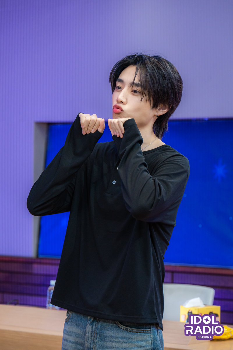 idolradiokorea's tweet photo. [#아이돌라디오4 앨범 261019]

EP#252 📁 유주가 노래하는 미완의 감정｜아이돌 라디오 (DJ 선우)

감탄과 감동의 연속이었던 떤박사 모먼트
떤디의 이야기들도 기대할게💕

#MBC #IDOLRADIO #아이돌라디오 #THEBOYZ #더보이즈 #선우 https://t.co/yCxMCb3eX2