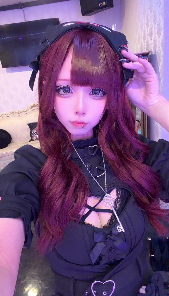 DEVIMED_shino's tweet photo. DEViMED初出勤！！🏥✨
会いに来てネ♩

@Devimed1020 

 #自撮り界隈 #自撮り界隈さんと繋がりたい #コンカフェ #大阪 #京橋 #いいね返し https://t.co/J2l3J0k7wd