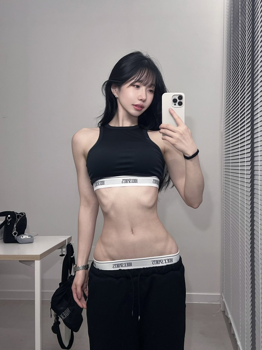 nanaun_3's tweet photo. 이두 갈라지는 여자 어때? https://t.co/efDV3NWGid