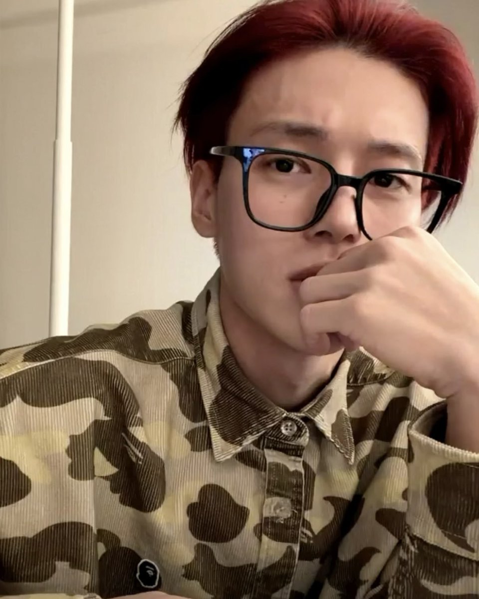 JWYcomfort's tweet photo. HE'S SO HANDSOME ARGH 😫 https://t.co/ooL5vzQxA1