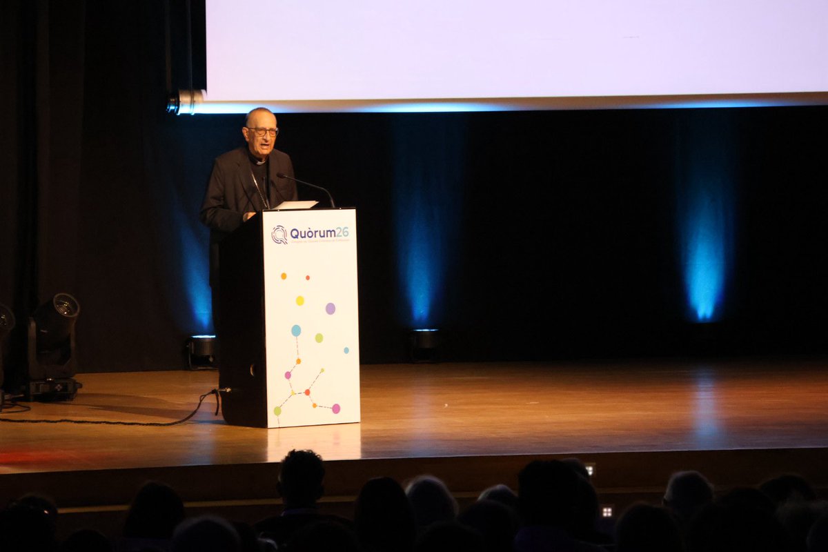 FECC_educacio's tweet photo. 📍 Tarragona acull avui el #Quòrum26 de la FECC.
Hem iniciat el congrés amb una pregària i la interpretació de l’himne Alça la mirada, a càrrec dels alumnes de @colsantpau 🎶
Més de 800 professionals de l’escola cristiana comparteixen reflexions, eines i propostes per afrontar els reptes educatius del present i del futur sota el lema #SomConstel·lacióEducativa.
