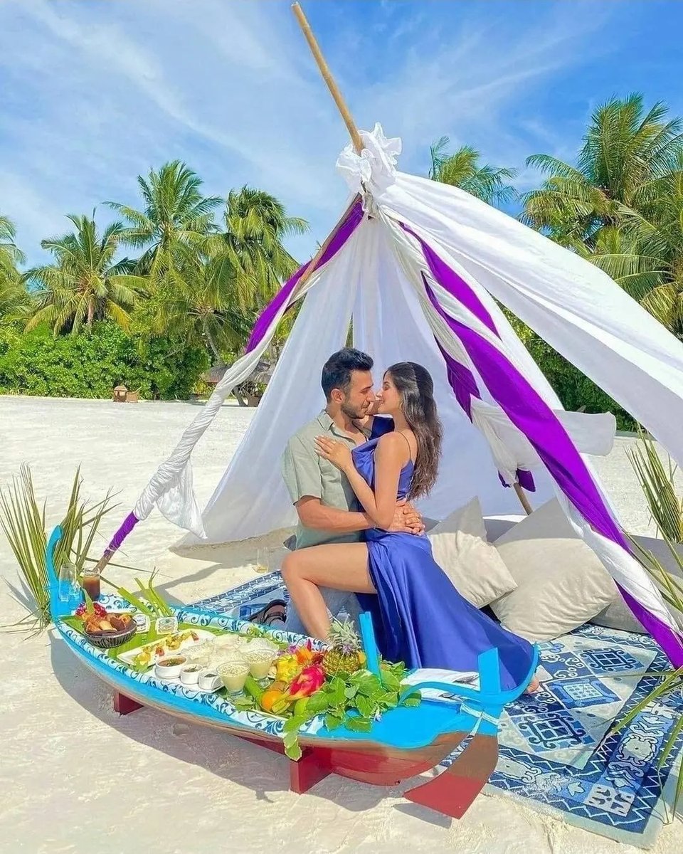 seattleofficial's tweet photo. Celebrate your dream holiday on the breathtaking islands of the Maldives. https://t.co/fK8jsLxFvY