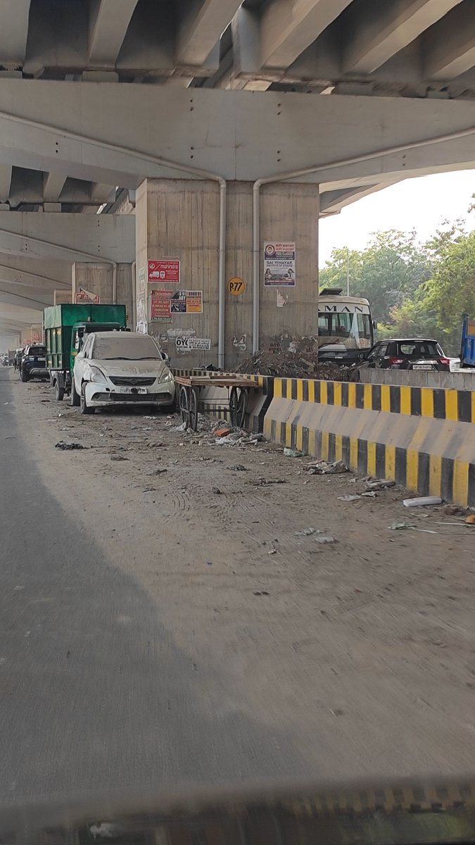 rockme26's tweet photo. @smitaprakash #Noida #Grap1 #AirPollution
DSC Elevated road photo's taken today full dust on the road no cleaning at all despite so many requests.
@CeoNoida @CPCB_OFFICIAL @noida_authority @CAQM_Official @rouppcbgbn https://t.co/KKfascHa0d