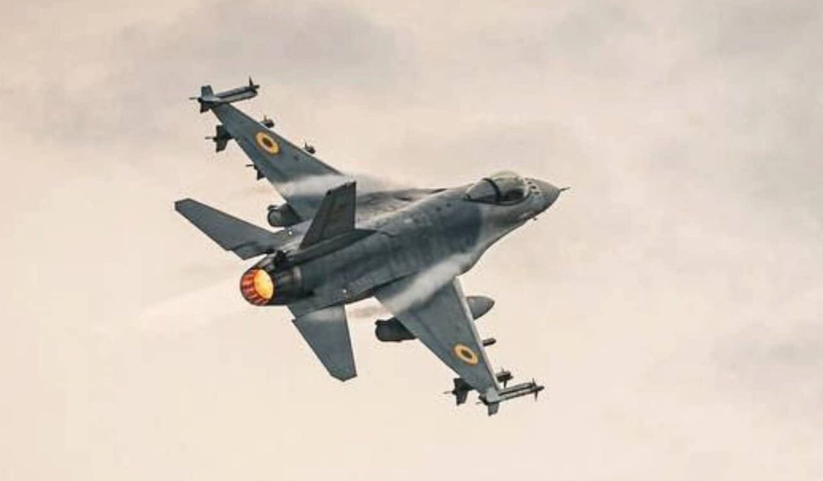 spect_only's tweet photo. Lockheed Martin is considering a tailored variant of the F-16 fighter jet specifically for Ukraine, featuring extended flight range and advanced radar capabilities to detect low-altitude drones and cruise missiles earlier than the radars on Ukraine's current aircraft. https://t.co/mVPj1h63CX