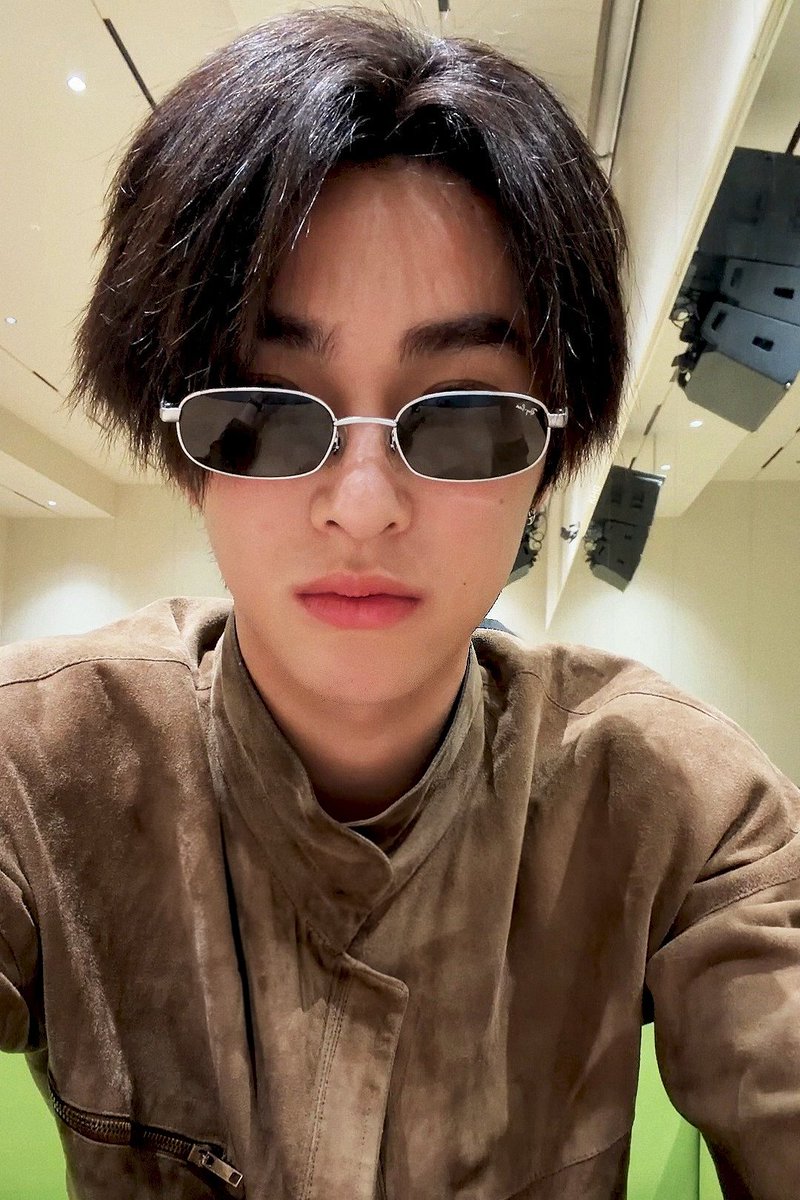keonhoguide's tweet photo. #KEONHO #건호 : Your smile is cute, btw https://t.co/BsKPL8CjN8