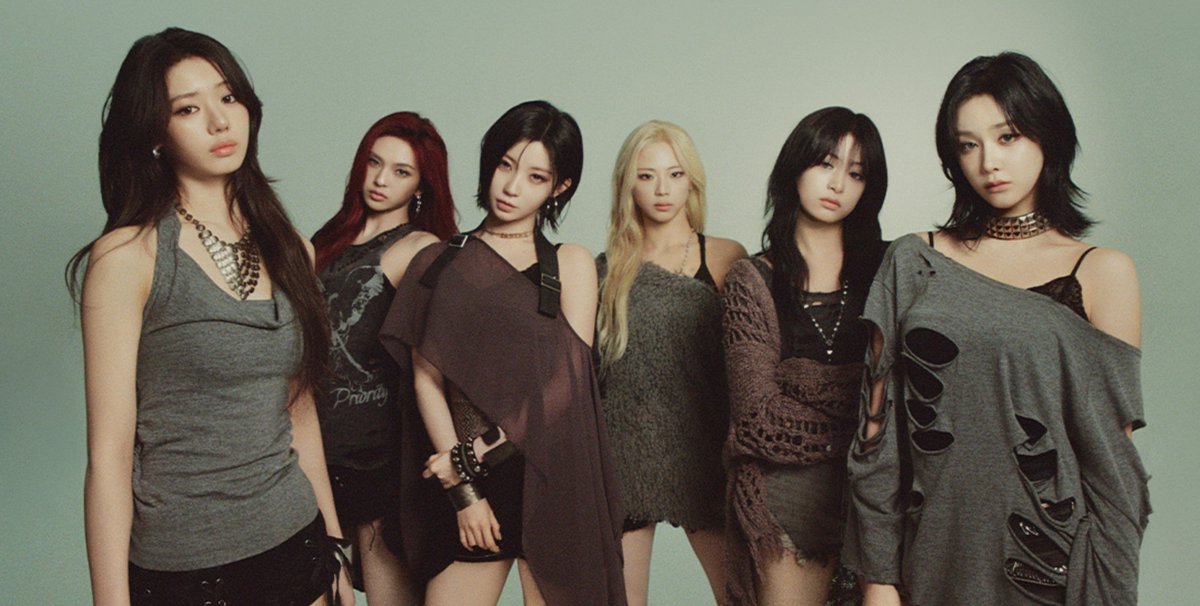 aboutbaemon07's tweet photo. New group pic for DESERVE 🤗 https://t.co/pRUd7JknWh