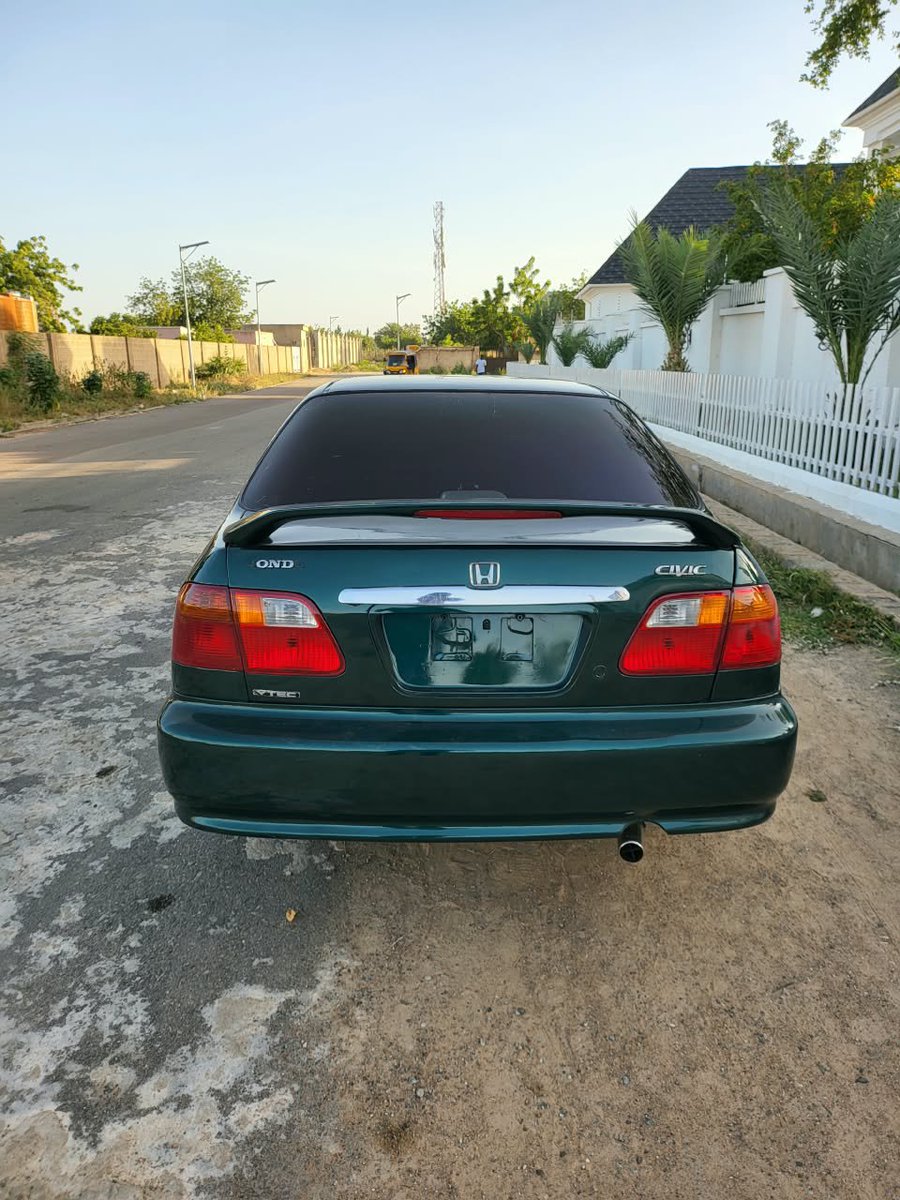 haruna_ab14745's tweet photo. Super clean Honda civic extra 4-door Automatic full 2000 model everything is good price 2ml location yobe state gashua 
07065575987 https://t.co/nnfA4Bhizd