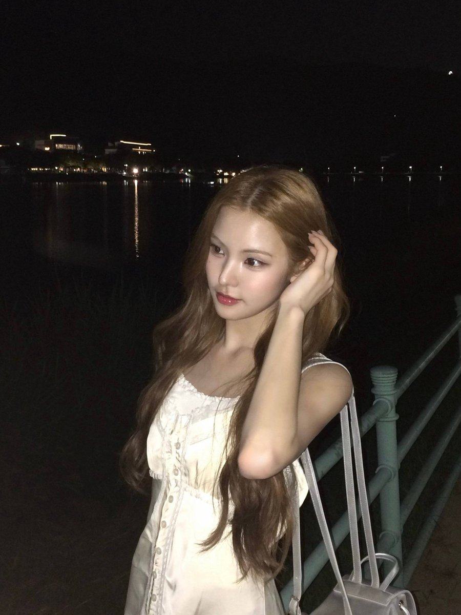 zlata_nary's tweet photo. Mai 🗨️pluschat dm💌
#마이 #izna https://t.co/Z5nsULCFhE