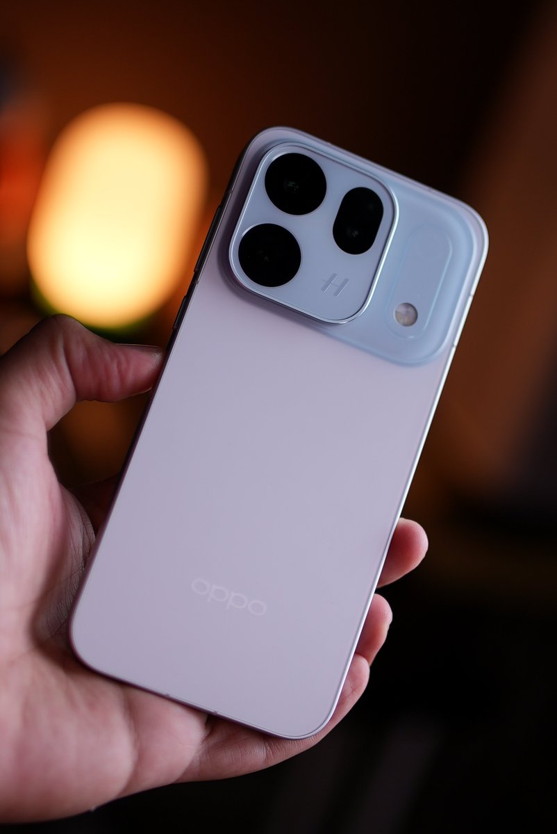 stufflistings's tweet photo. Q10. Which OPPO AI feature can work across files, photos and multiple tools to complete tasks?
A. AI Mind Pilot
B. AI Battery
#winOPPOFindX10 #TrueToTheMoment https://t.co/Vj0kdOSXxy