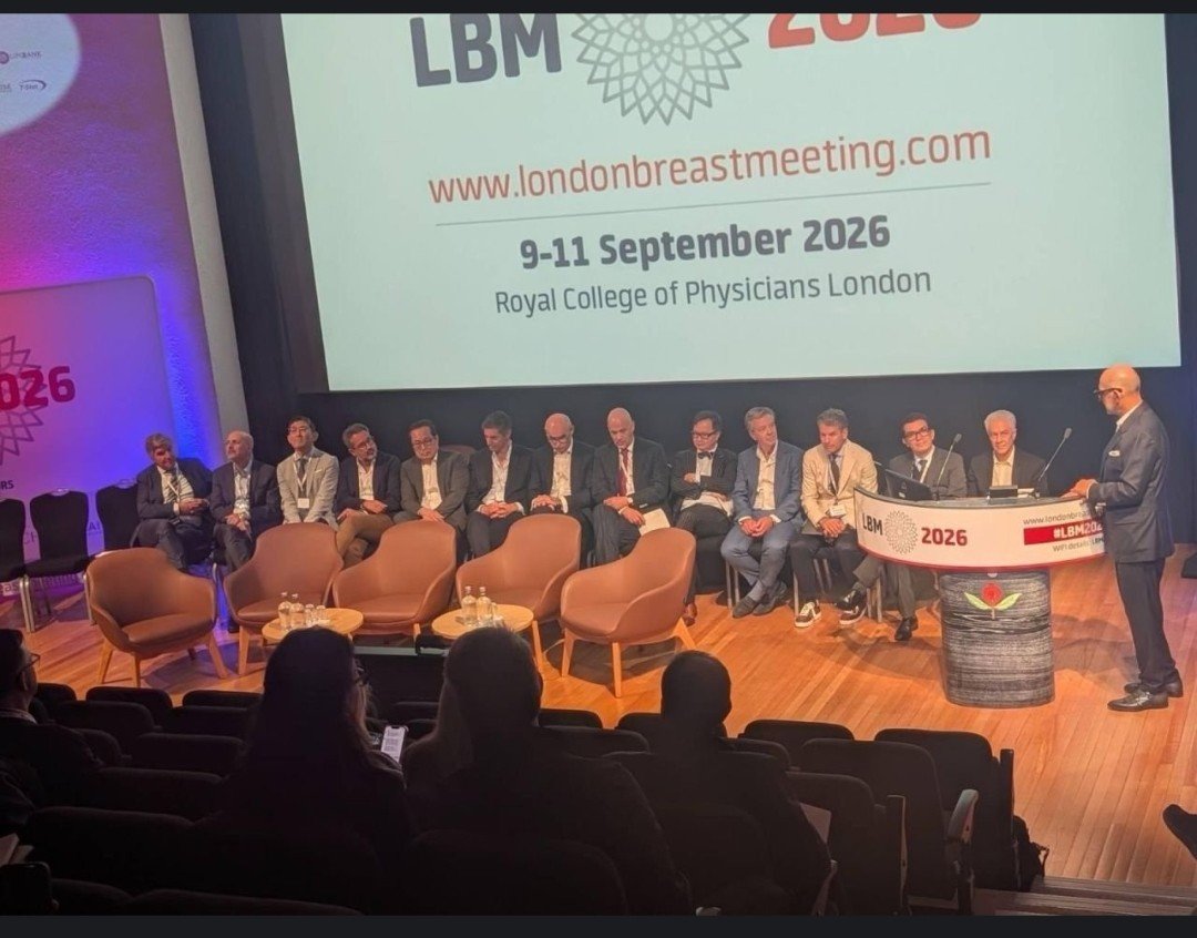 RITB_'s tweet photo. Royal College of Physicians London breast meeting.
Notice anything missing?! https://t.co/zVmo8IRX57
