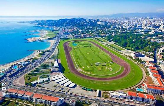 LePetitOM's tweet photo. ✅ Le bail de l'Hippodrome Borely est pour l'instant en vigueur jusqu'au 31/12/2028.

🎯 La ville a déjà la main mise sur 7.2 hectares, gérés par le SMUC, l'IFAC et l'association APIS jusqu'au 31/12/2028...

⏳ L'OM veut 15 à 20 hectares, piste à suivre... https://t.co/v6AlJfKwzI