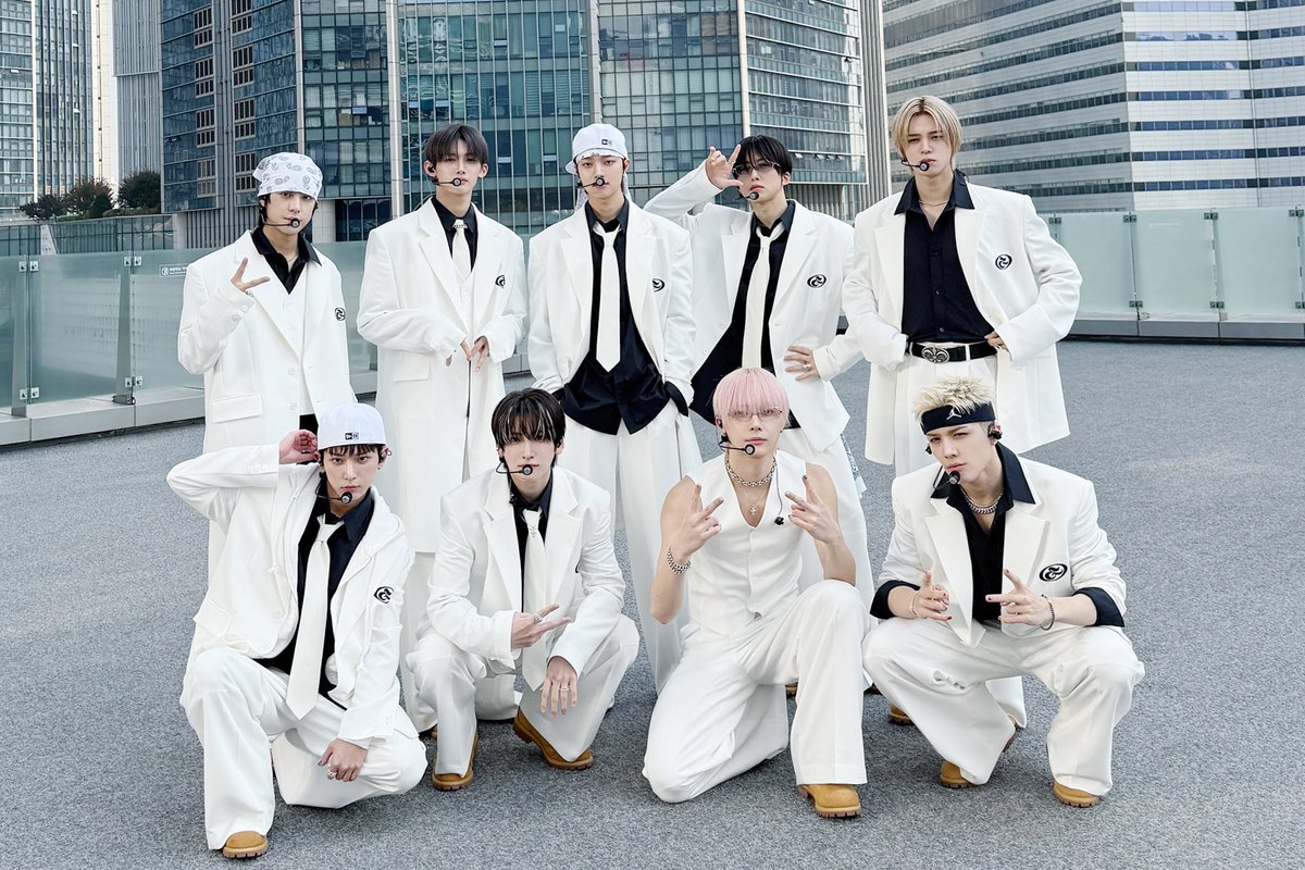 hyungline__link's tweet photo. 最後まで！&amp;TEAM let's gooooo!!!!!!!!!

I vote #andTEAM for FANS' CHOICE MALE at the #2026MAMAVOTE https://t.co/xyIPLelwqN