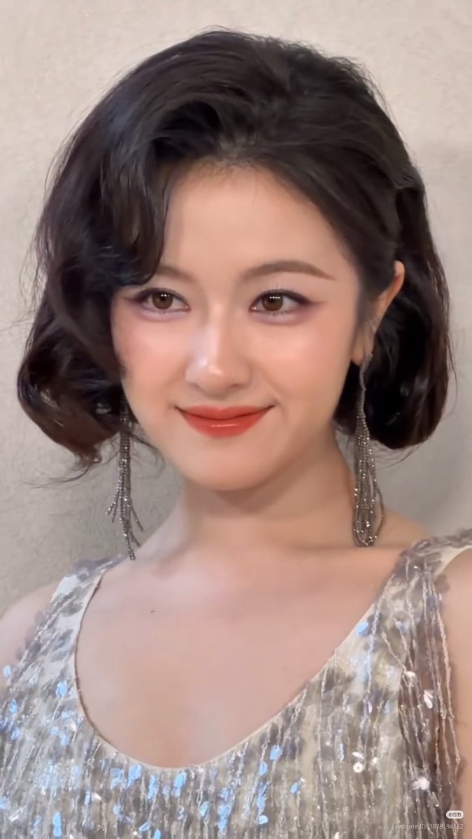Angelyn061129's tweet photo. Visuals card that never declines  🫠

#LiLandi #李兰迪

©️ https://t.co/0zpay1onFV
