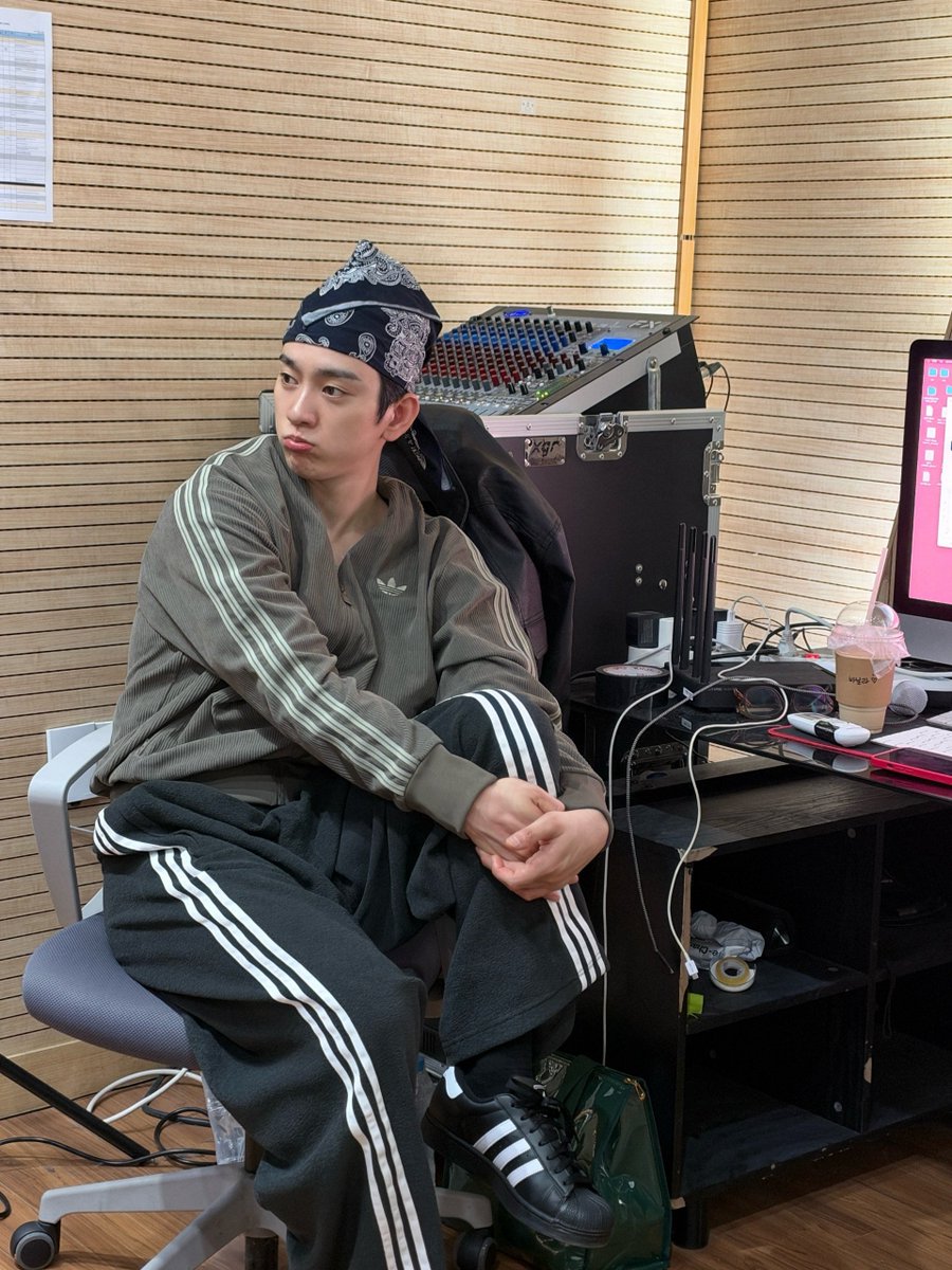 jinyoung_bbl tweet picture