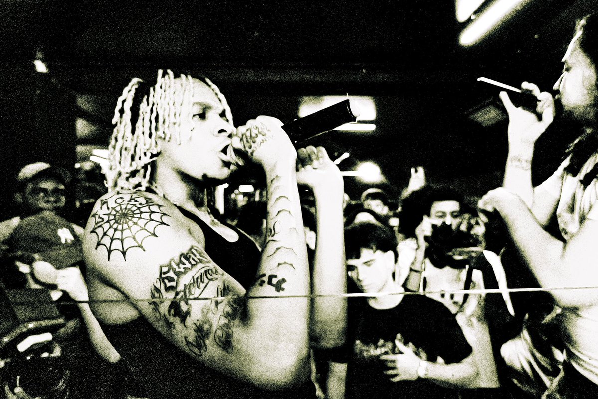 BABYSHEGGUEY's tweet photo. CLUB 27, j’suis l’Ghetto Amy Winehouse 🕸️🏚️🎸 https://t.co/dYPpNhr2ty