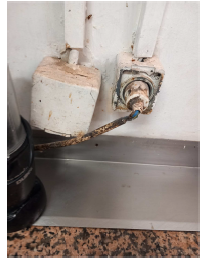Prefet93's tweet photo. #Santé #ProtectionConsommateur #Fraude

Bilan de l'opération de contrôle anti-fraude à #Noisy-le-Grand et à #Aulnay-sous-Bois :
✅ 6 établissements contrôlés
 ❌ 11 étrangers sans titre les autorisant à travailler
 ❌ 7 personnes en situation de travail dissimulé
 ❌ 1 mise en demeure
 ❌ 1 fermeture administrative

Dans le cadre de la lutte contre l’habitat indigne, 3 chambres présentant des conditions d’hébergement indignes ont également été découvertes.

🎯Établissement contrôlés : boulangeries, restaurants rapides, garages, coiffeurs,...

Au quotidien, les services de l’État luttent contre la fraude et agissent pour la protection des consommateurs.