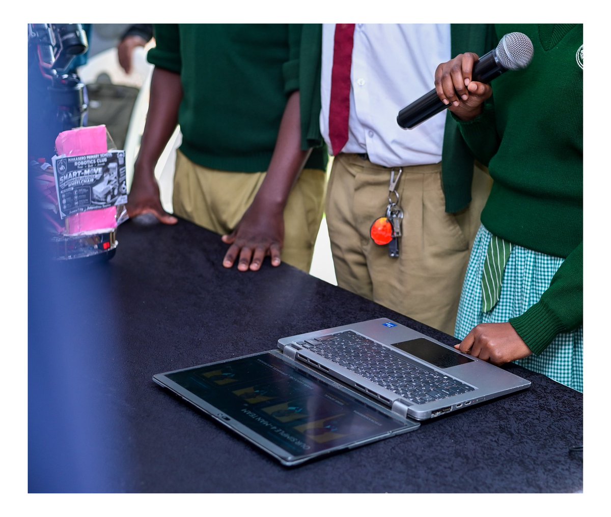 Nabimara_Paul's tweet photo. Learners from Nakasero Primary School showcase their robotics skills at the launch of the MTN Teachers’ Resource Centre in Komamboga.

Empowering teachers and inspiring young innovators to build the future!

#MTNFoundation #TogetherWeAreUnstoppable #DoingForTomorrowToday https://t.co/7i1uT0rzM0