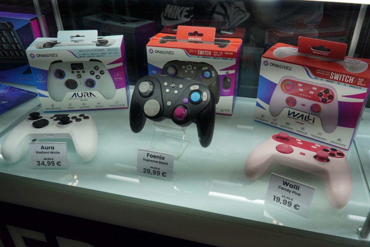 maviedegeek's tweet photo. Magnifique stand de @oniverseofgamer , le spécialiste de l'accessoire PC/consoles !

Ne ratez pas leur stand les amis !
#PGW26 https://t.co/RETIowDhvi